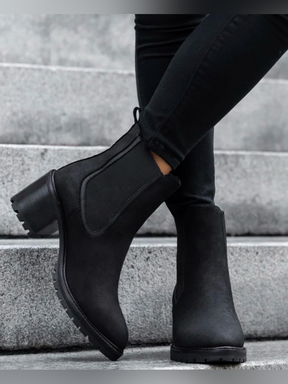 Thursday Boot Co Everyday Knockout Chelsea Boots Block Heel Pull On Women’s 7.5